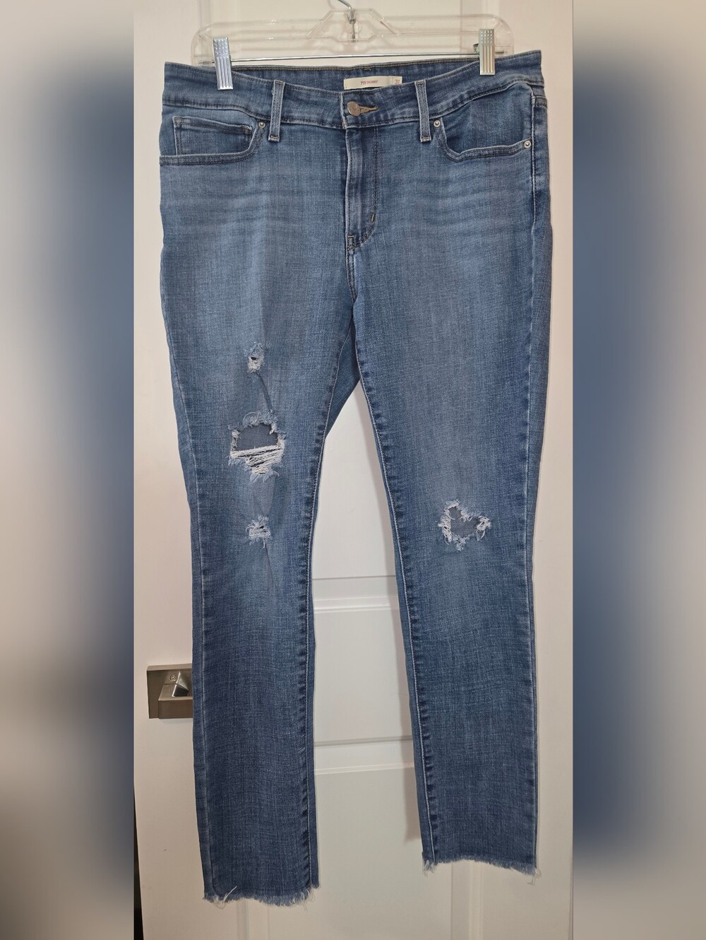 Levi's 711 Skinny Jeans Women's Size 31 Distressed Raw Hem W31 L30